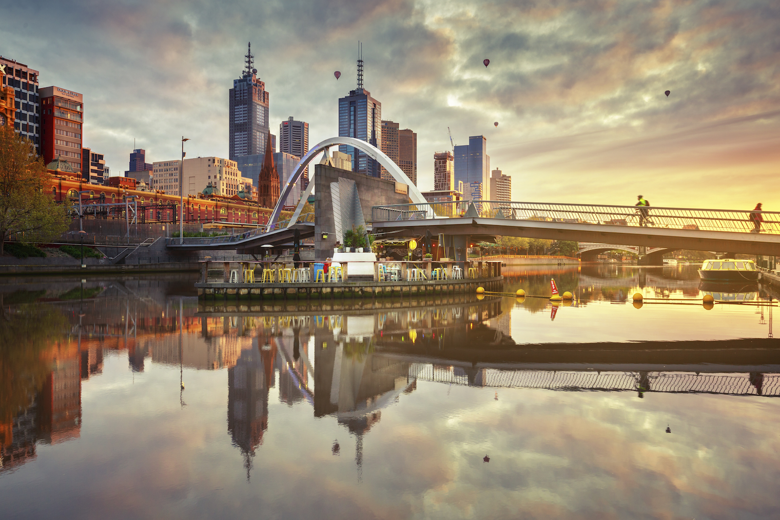 melbourne reflection in water